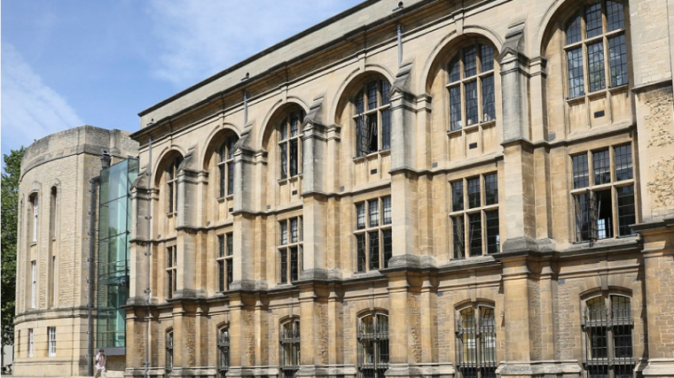 Radcliffe Science Library facade
