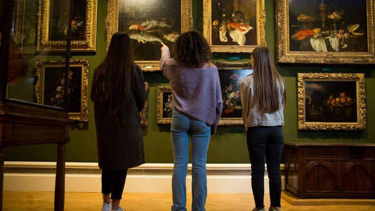 Young people looking at art in the Ashmolean Museum