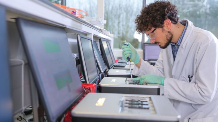 Nanopore scientist working in the lab