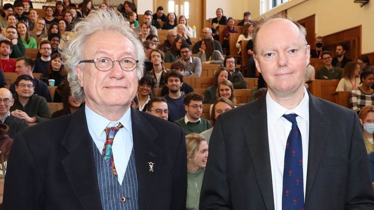Professor David Paterson and Professor Chris Whitty, holding the Sherrington Prize Medal
